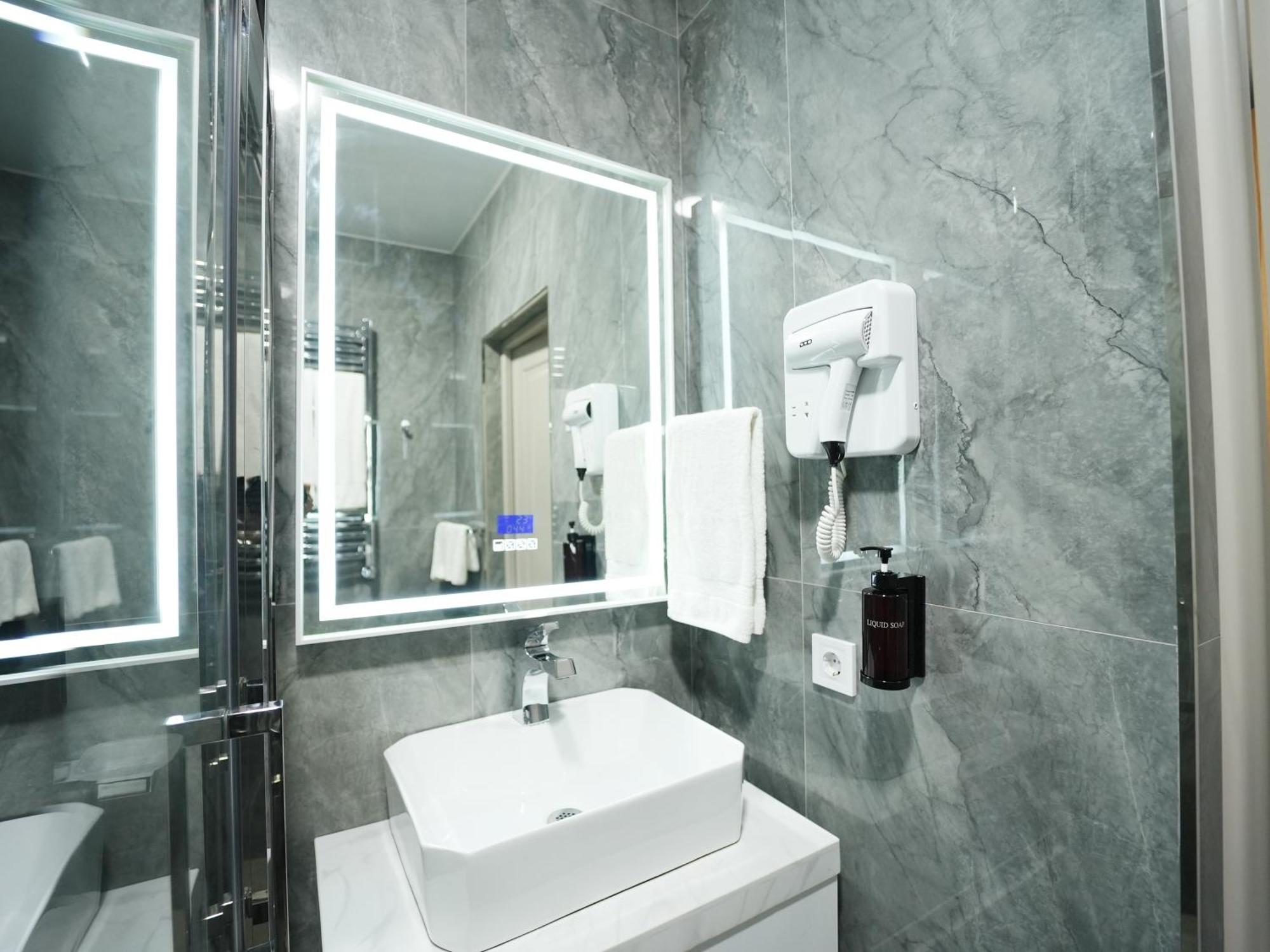 Avant Hotel Tashkent Pool&Spa Luaran gambar